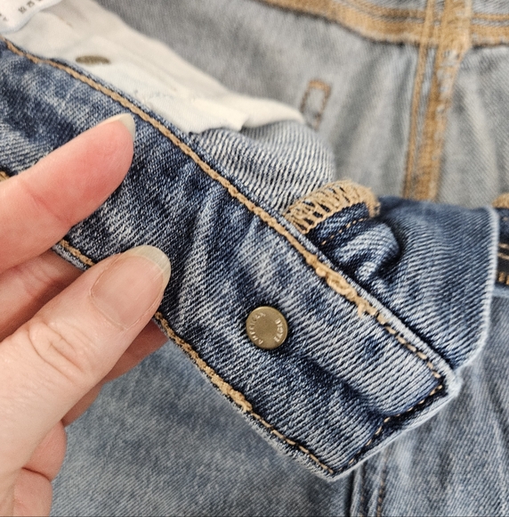 American Eagle Outfitters Distressed Mom Jean Womens Size 4 - Picture 10 of 16